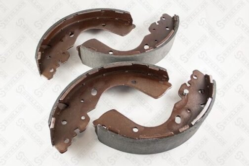 Jeu de 4 mâchoires de frein | Brake shoes /set of 4 pcs./ | Stellox 000 526-SX