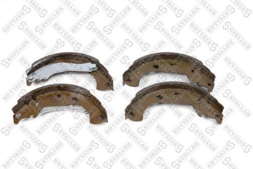 Jeu de 4 mâchoires de frein | Brake shoes /set of 4 pcs./ | Stellox 136 101-SX